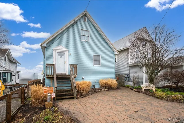 $425,000 | 5969 Ontario Street, Newfane, NY 14126