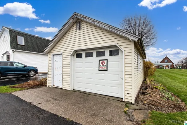 $425,000 | 5969 Ontario Street, Newfane, NY 14126