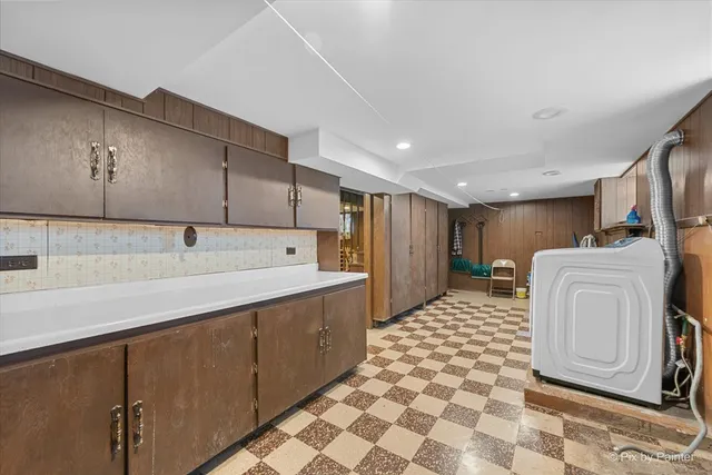 $368,000 | 7944 West Metropole Street, Elmwood Park, IL 60707