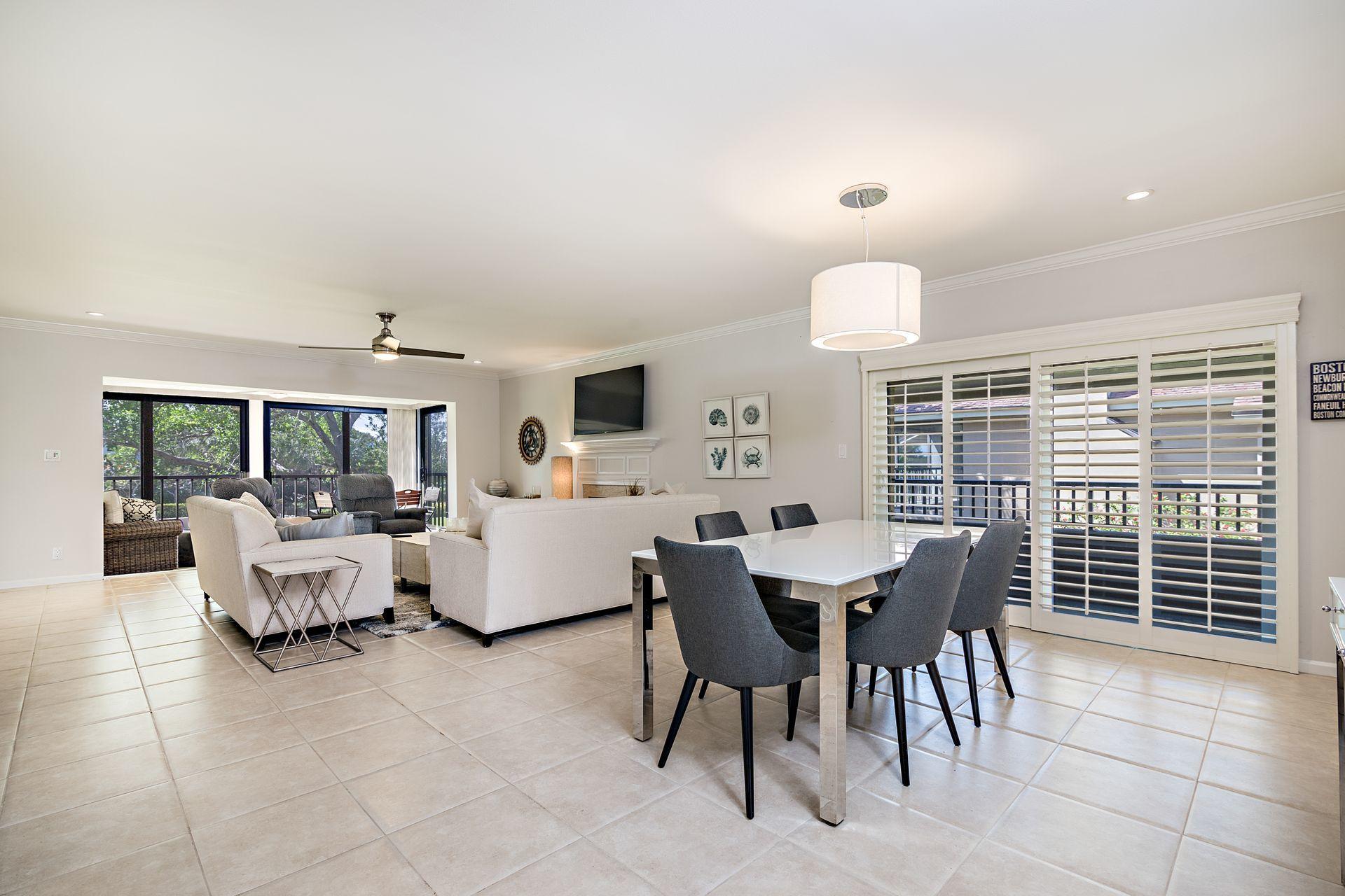 1002 Clubhouse Circle Jupiter, FL 33477 - Photo 2 of 34 1002 Dining/Living