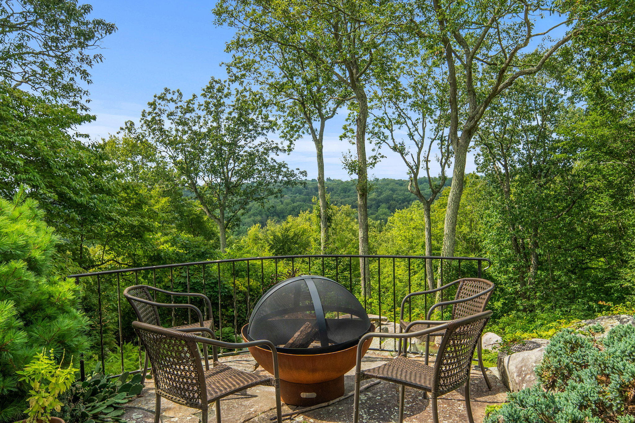 147 Fox Run Road New Canaan, CT 06840 - Photo 51 of 65 9-web-or-mls-DSC02651