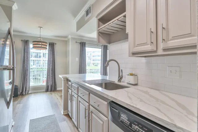 $180,000 | 114 Yacht Club Lane, Unit 114, El Lago, TX 77586