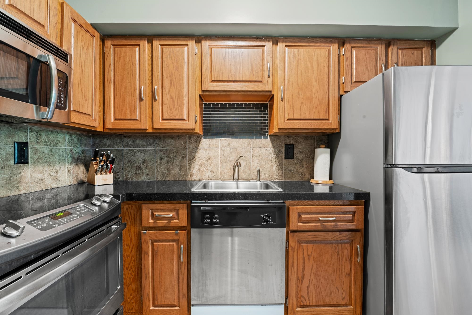 330 Monroe Street, Unit 2R Hoboken, NJ 07030 - Photo 10 of 19