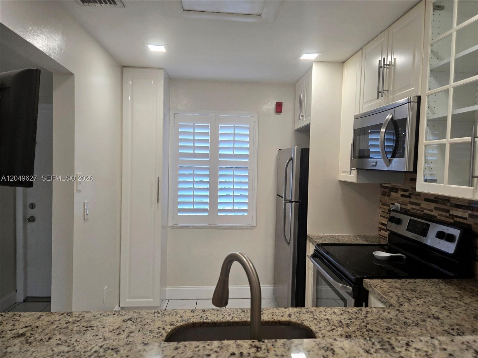 7670 Southwest 152nd Avenue, Unit 204 Miami, FL 33193 - Photo 2 of 14