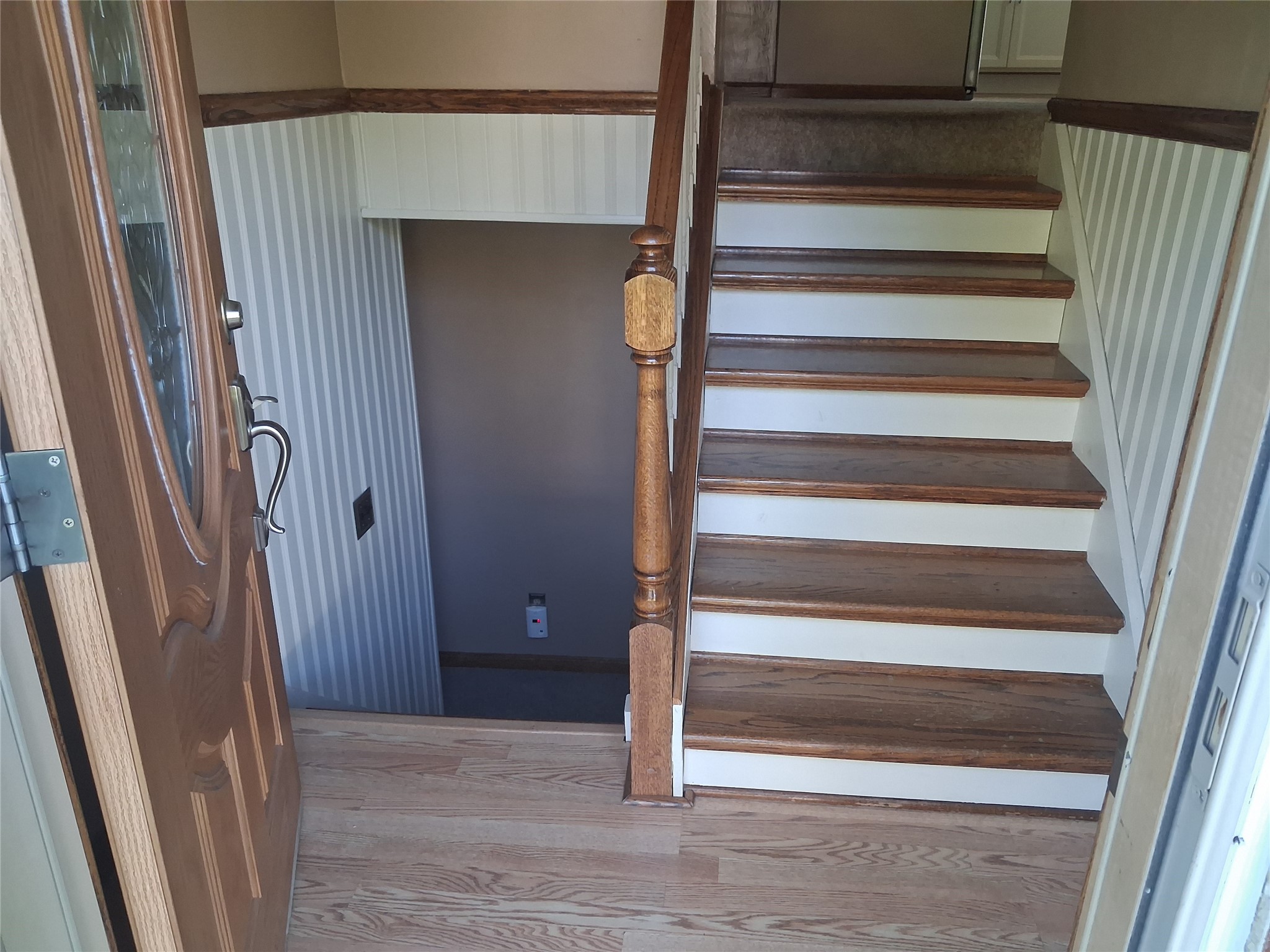 3918 Winchester Road Erie, PA 16506 - Photo 29 of 49 STEPS GOING INTO THE HOME