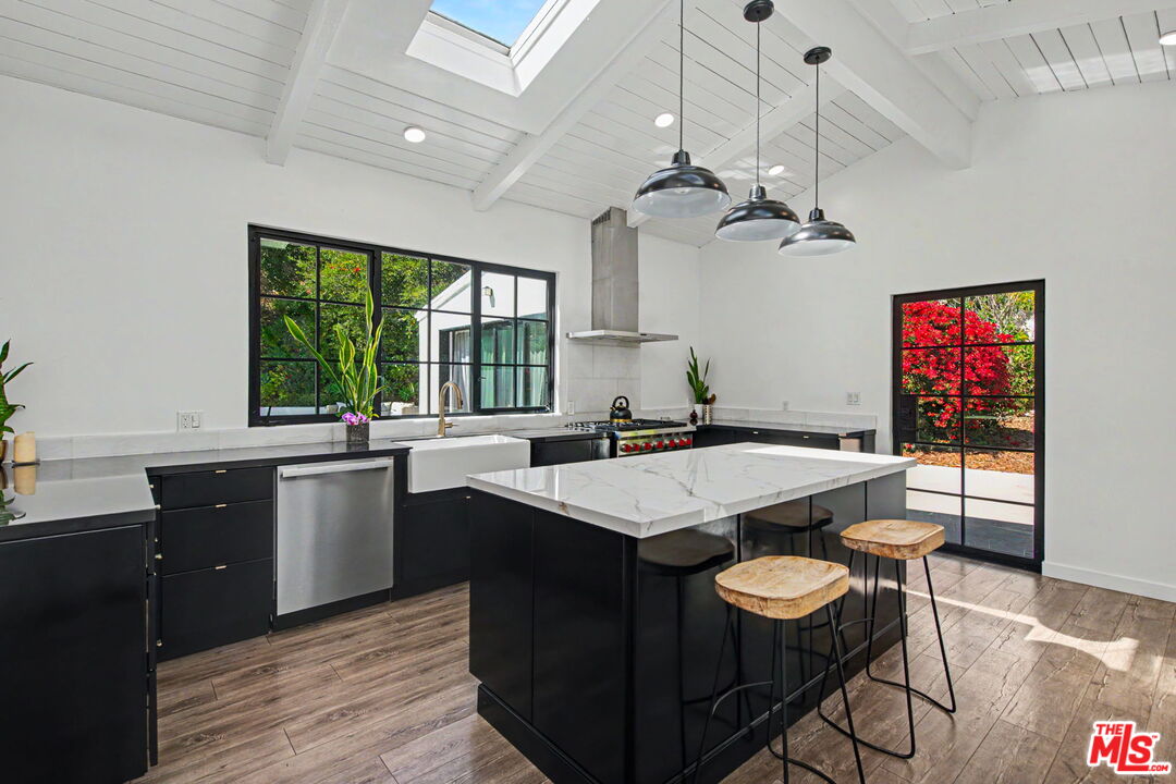 13019 Sky Valley Road Los Angeles, CA 90049 - Photo 24 of 49