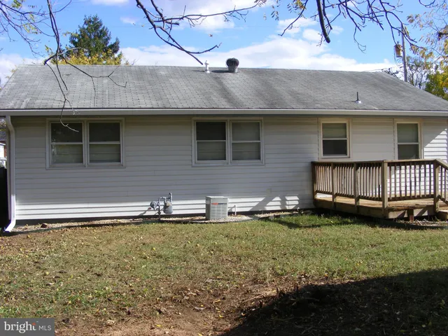 a front view of house with yard