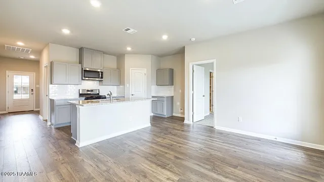 $231,500 | 150 Reid Drive, Sunset, LA 70584