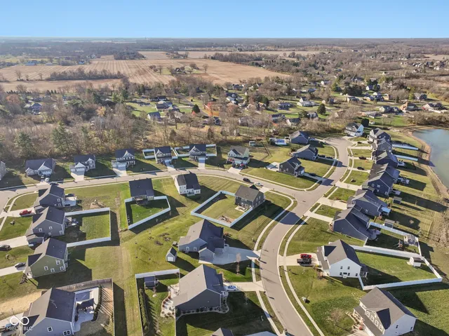 $425,000 | 7270 West Stone Way, New Palestine, IN 46163