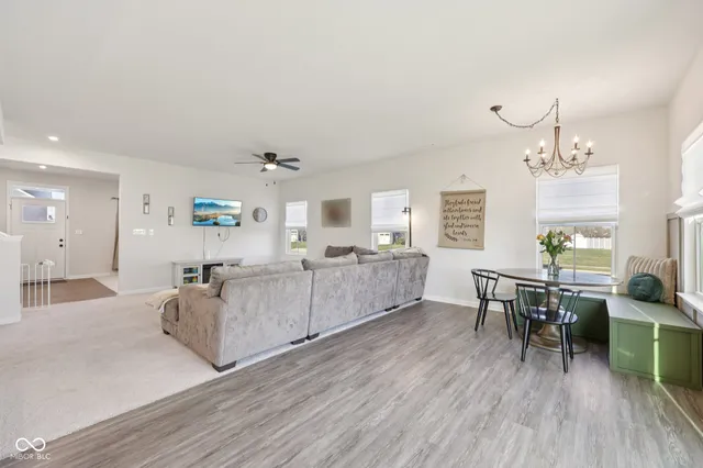 $425,000 | 7270 West Stone Way, New Palestine, IN 46163