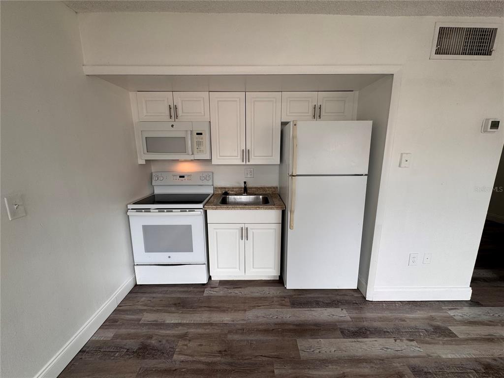 5317 Curry Ford Road, Unit O201 Orlando, FL 32812 - Photo 7 of 35