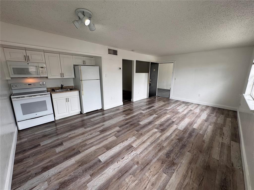 5317 Curry Ford Road, Unit O201 Orlando, FL 32812 - Photo 8 of 35