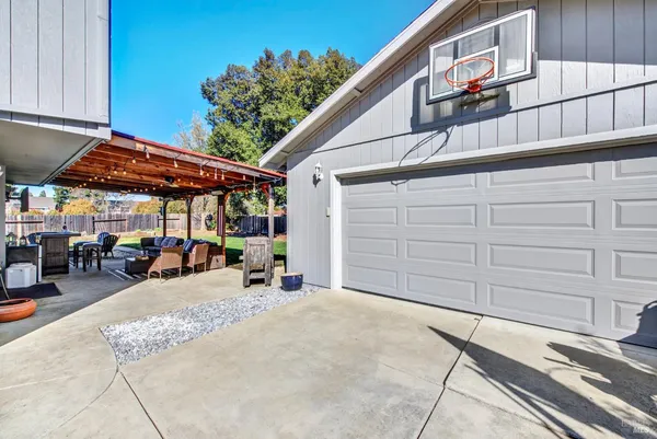 $735,000 | 369 Kendrick Lane, Vacaville, CA 95687