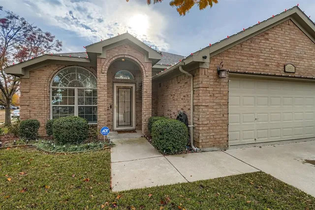 $355,000 | 653 Mistymoor Lane, Fort Worth, TX 76052
