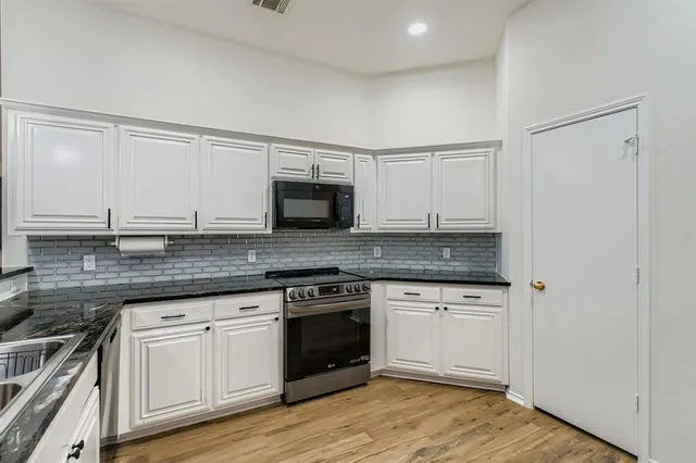 $355,000 | 653 Mistymoor Lane, Fort Worth, TX 76052