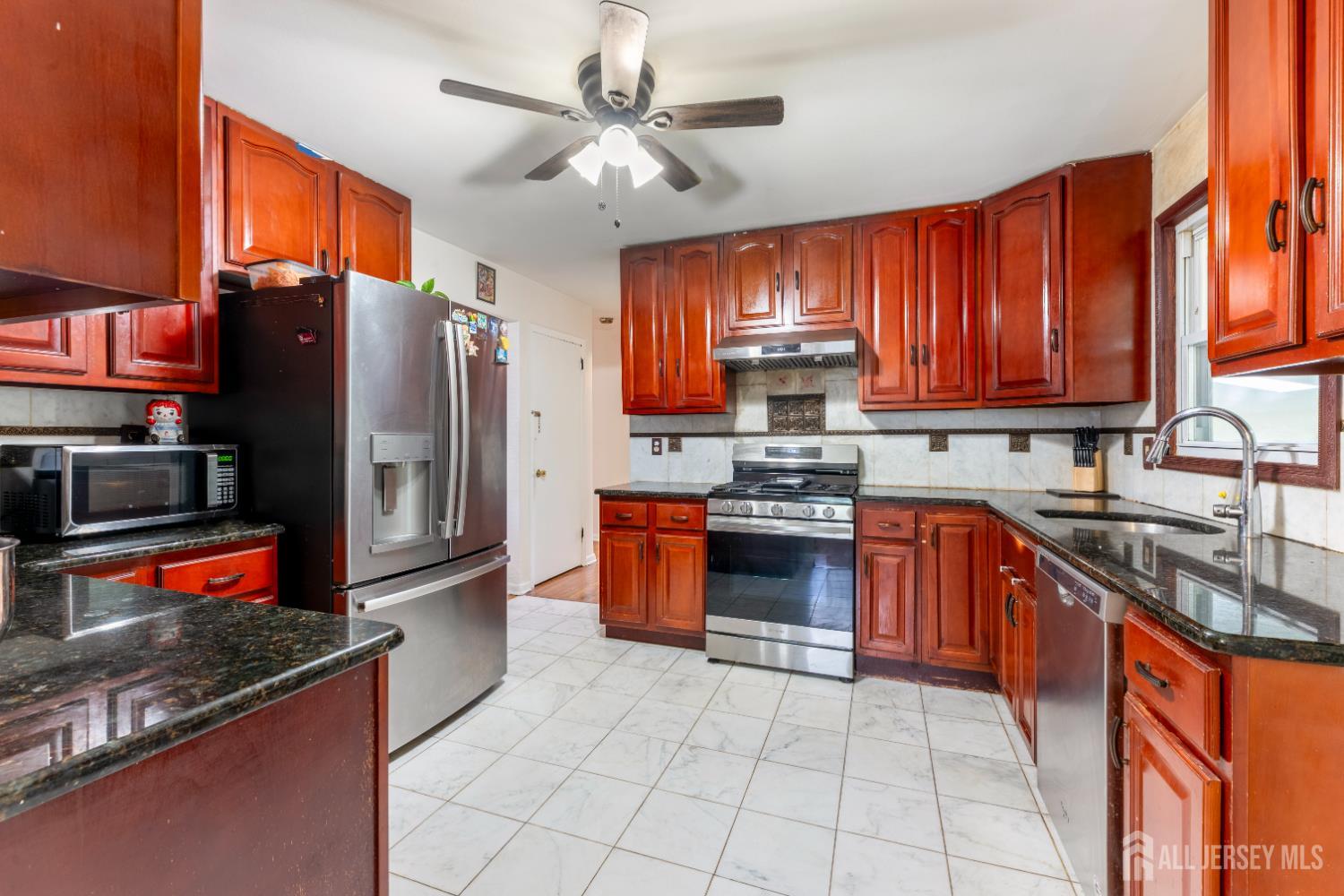 22 Foley Avenue Edison, NJ 08820 - Photo 8 of 41