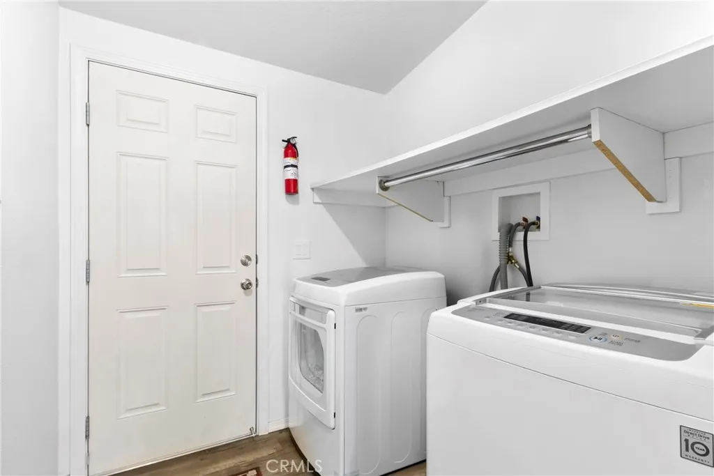 3700 Buchanan Street, Unit 108 Riverside, CA 92503 - Photo 18 of 31 a utility room with dryer and washer