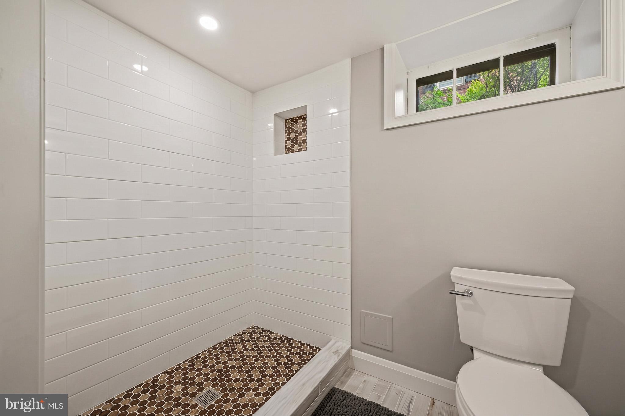 6905 Kenleigh Road Baltimore, MD 21212 - Photo 37 of 51 Bathroom