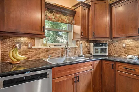 $585,000 | 1008 West 71st Terrace, Kansas City, MO 64114
