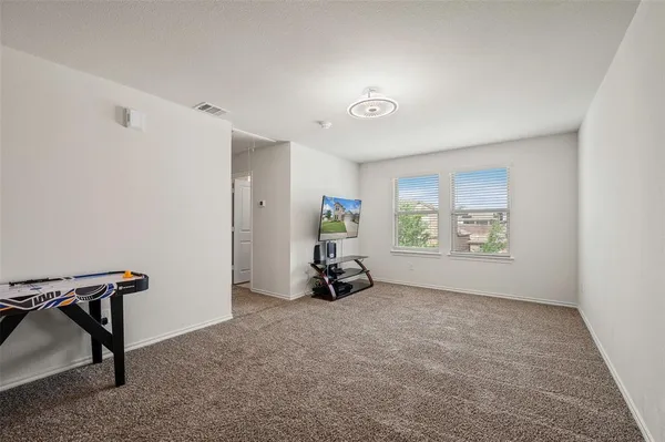 $3,000 | 901 Euston Street, Denton, TX 76207