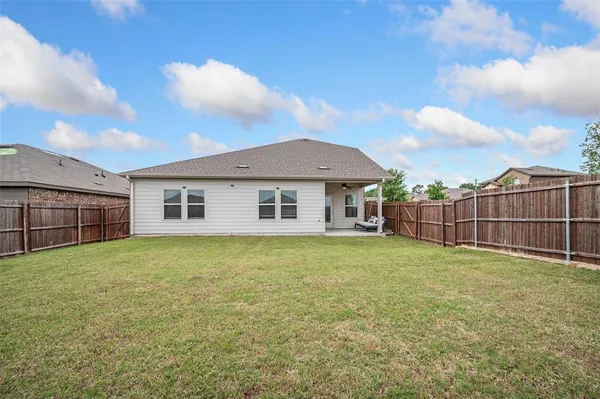 $3,000 | 901 Euston Street, Denton, TX 76207