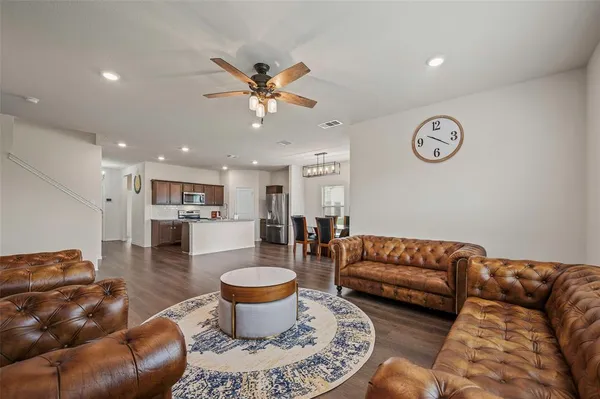 $3,000 | 901 Euston Street, Denton, TX 76207