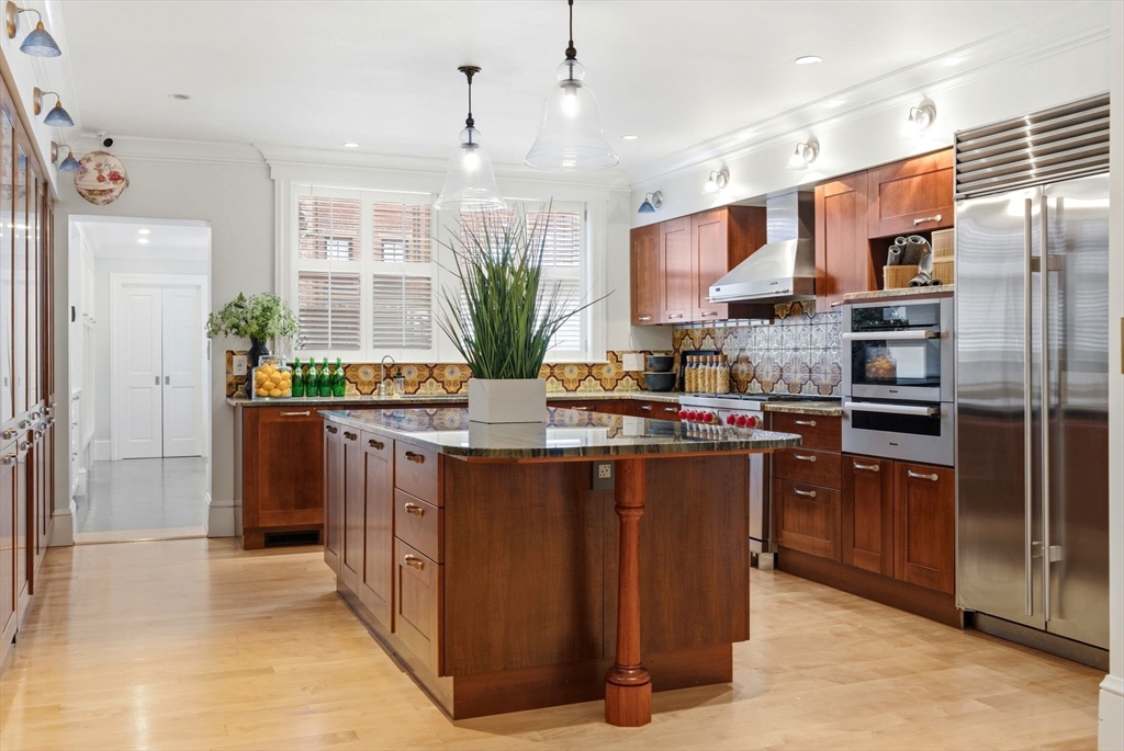 321 Beacon Street Boston, MA 02116 - Photo 8 of 22