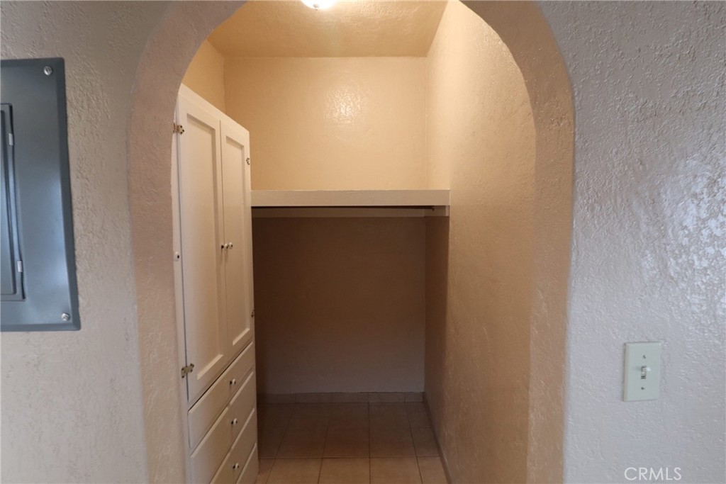 925 North Lacy Street, Unit 4 Santa Ana, CA 92701 - Photo 11 of 20 a bathroom with a shower