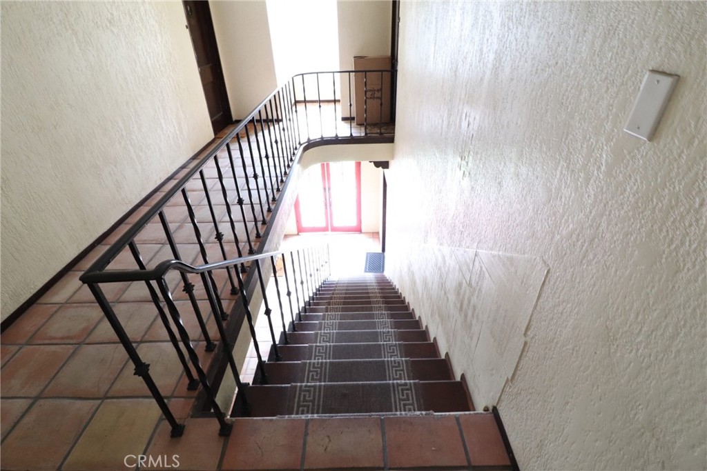 925 North Lacy Street, Unit 4 Santa Ana, CA 92701 - Photo 20 of 20 a view of entryway