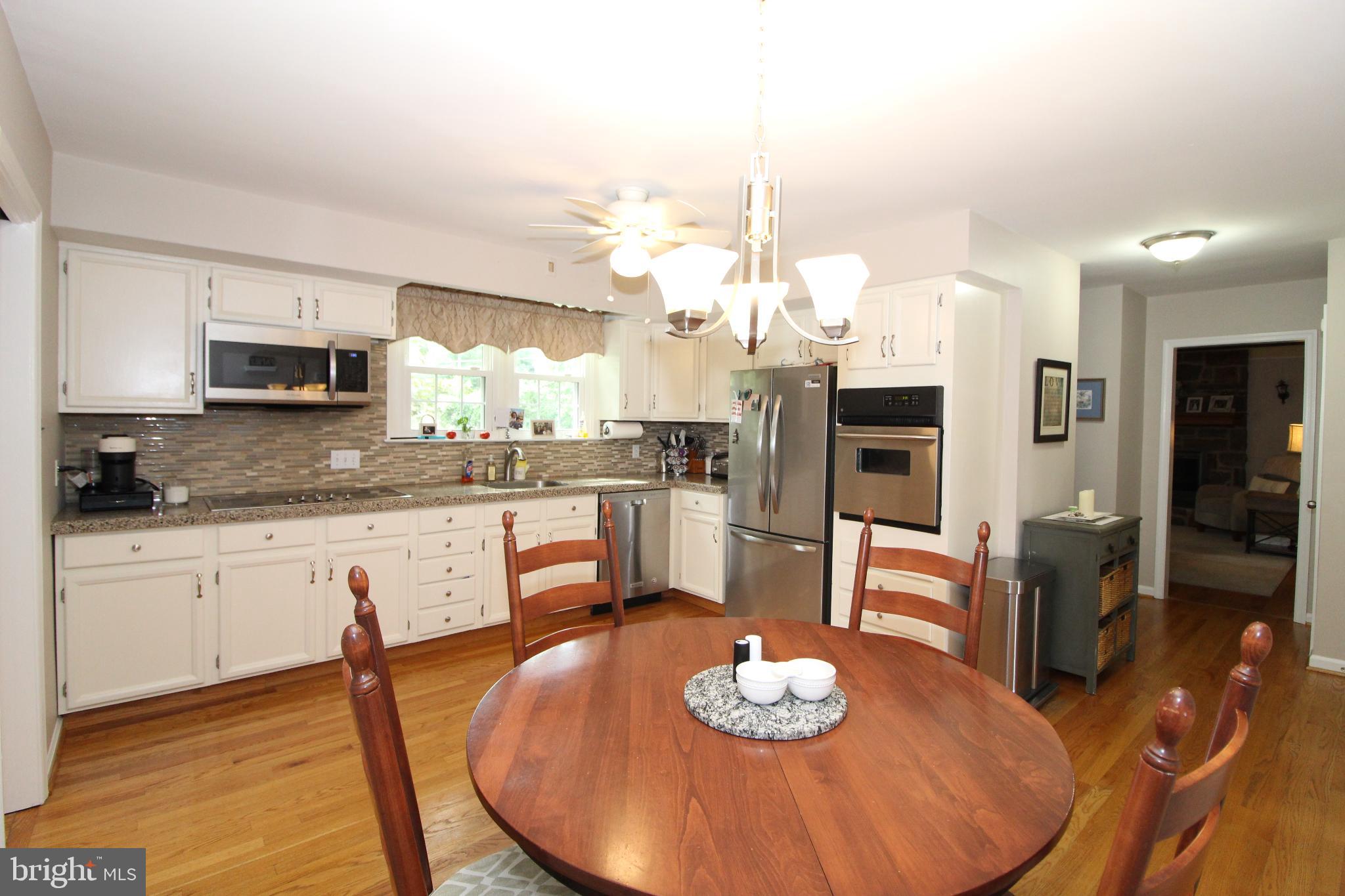 729 Halstead Road Wilmington, DE 19803 - Photo 9 of 25 Lovely Eat-in Kitchen with Stainless Appliances