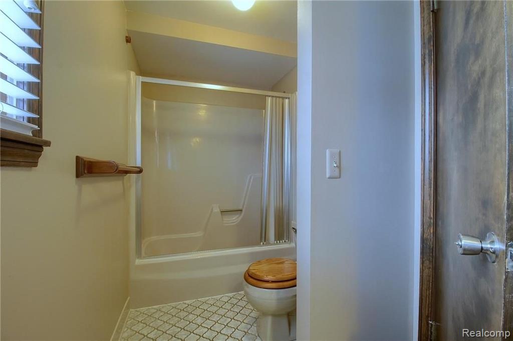 49758 Compass Point Drive Chesterfield, MI 48047 - Photo 23 of 31