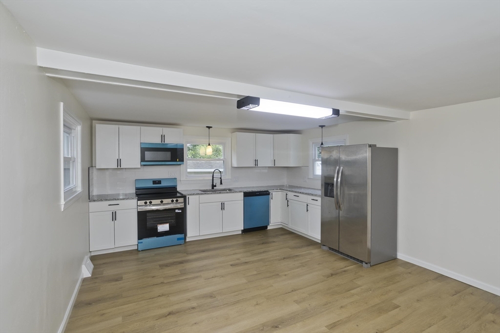 102 San Miguel Street Springfield, MA 01104 - Photo 12 of 37