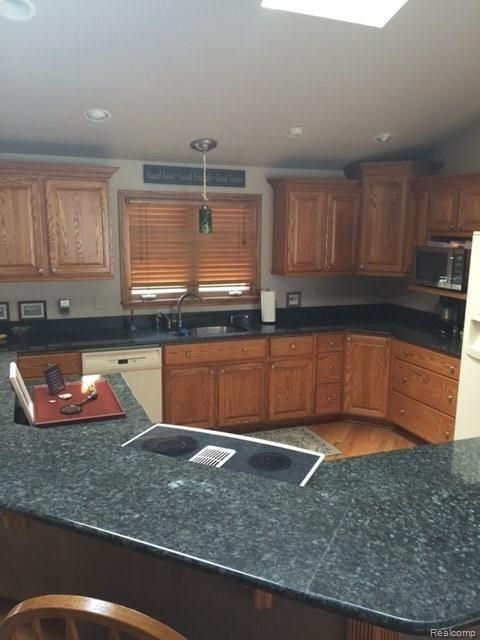 2821 Riverside Drive Port Huron, MI 48060 - Photo 5 of 57 Gallery Image 5
