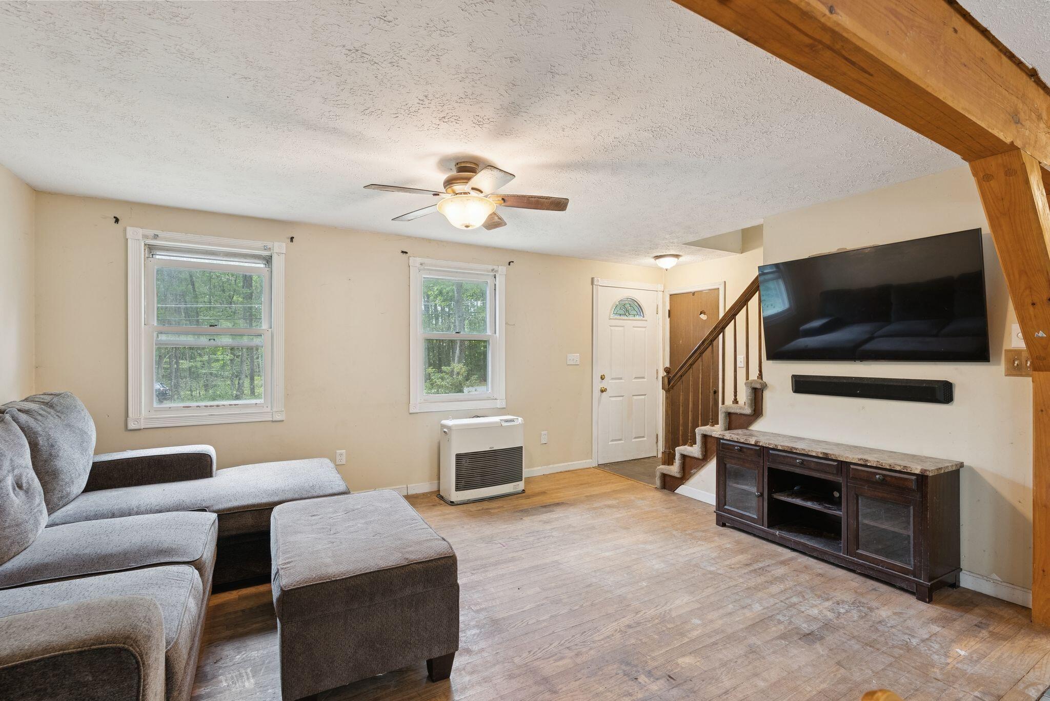 514 Upper Guinea Road Lebanon, ME 04027 - Photo 11 of 35 Living room