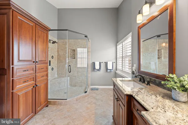 a view of a house with a yard and plants