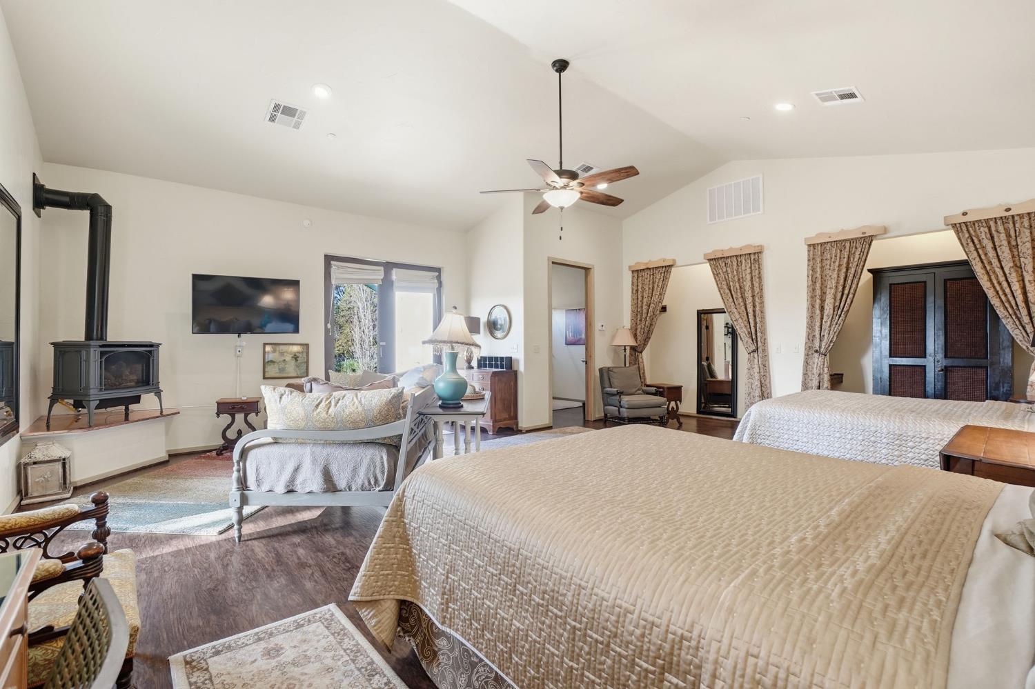 21645 Parrotts Ferry Road Sonora, CA 95370 - Photo 15 of 95