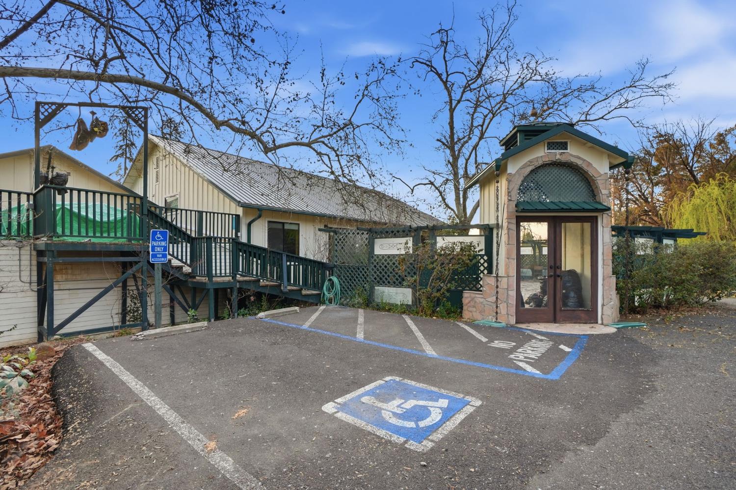 21645 Parrotts Ferry Road Sonora, CA 95370 - Photo 70 of 95 a view of a building with a yard