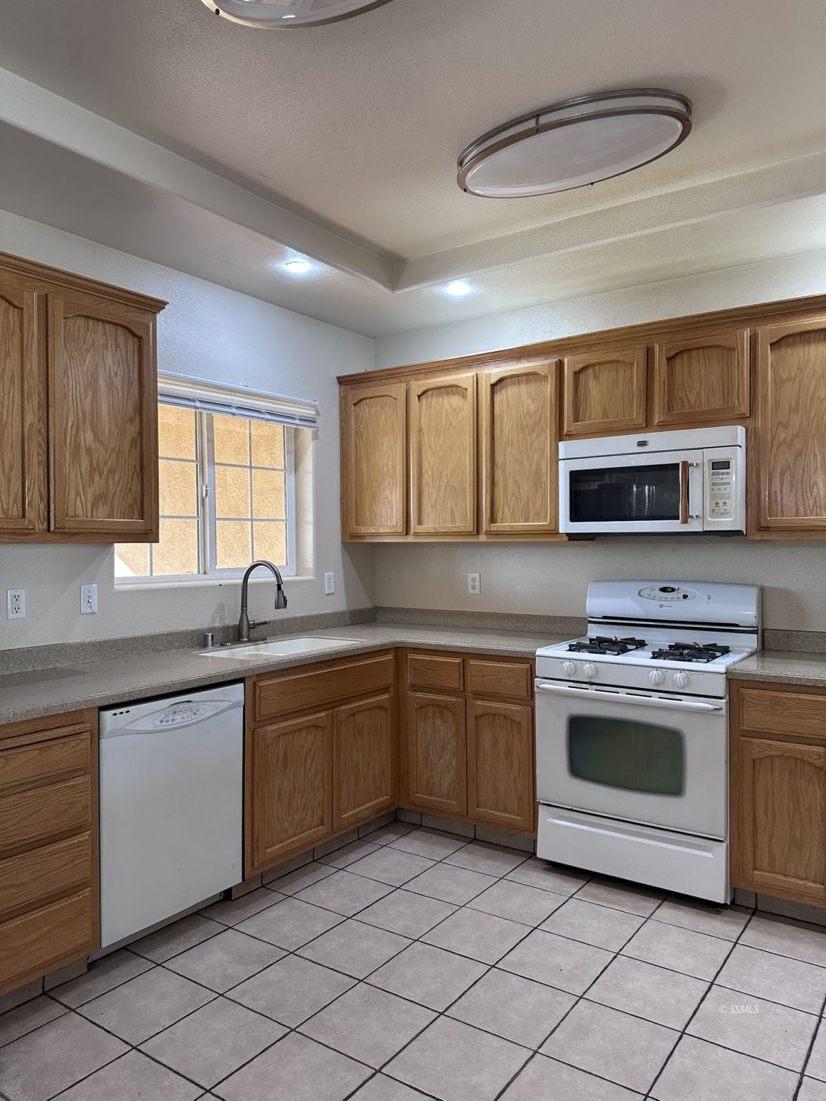 1225 West Mariposa Avenue Ridgecrest, CA 93555 - Photo 9 of 33 Gallery Image 9