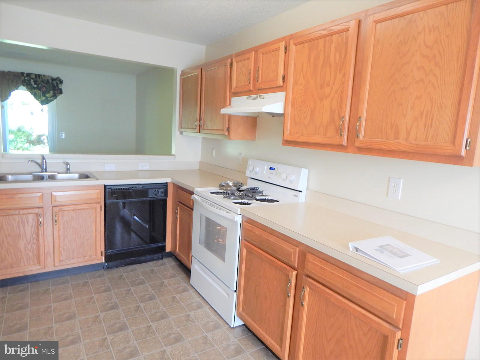 828 Ripplebrook Drive Culpeper, VA 22701 - Photo 8 of 20 Kitchen