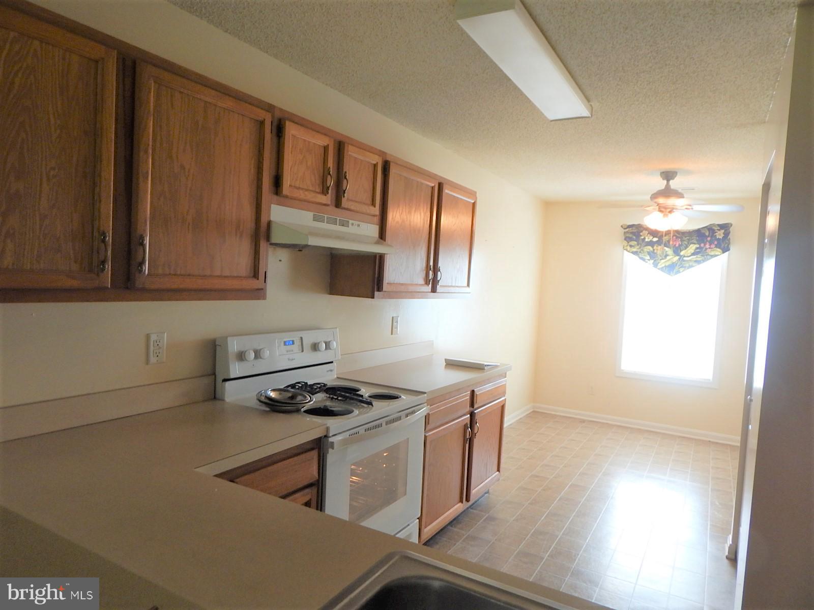 828 Ripplebrook Drive Culpeper, VA 22701 - Photo 9 of 20 Kitchen
