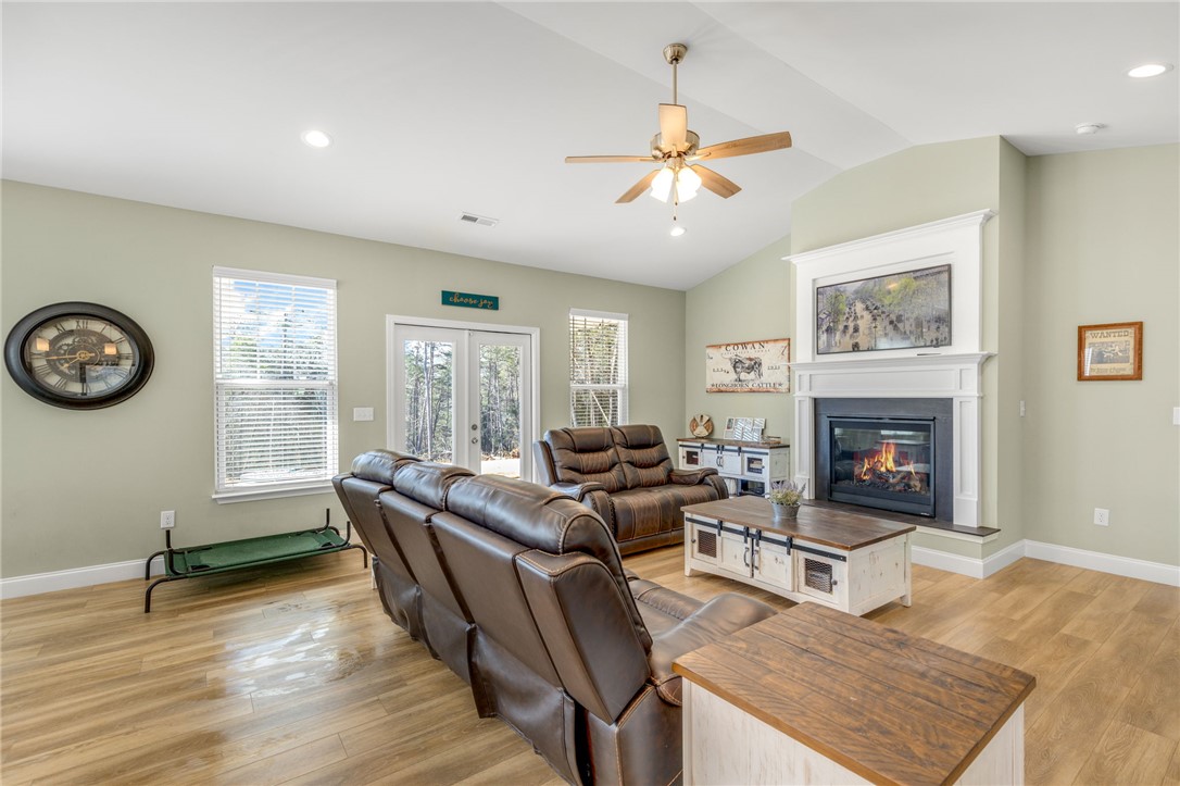 119 Inlet Pointe Drive Anderson, SC 29625 - Photo 3 of 36