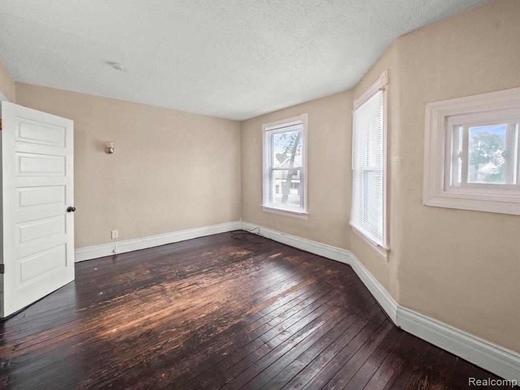 1789 Field Street Detroit, MI 48214 - Photo 28 of 49