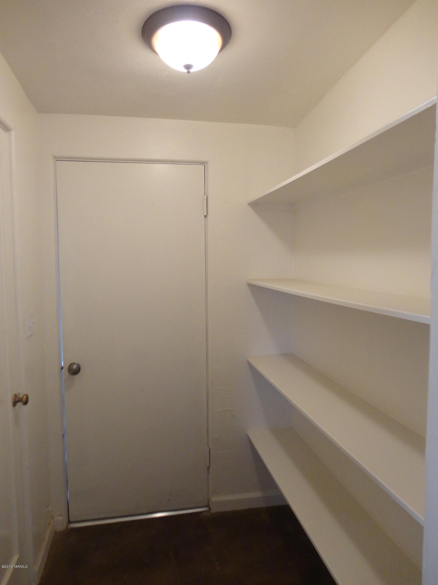 3233 East Silverlake Road Tucson, AZ 85713 - Photo 3 of 17 Gallery Image 3