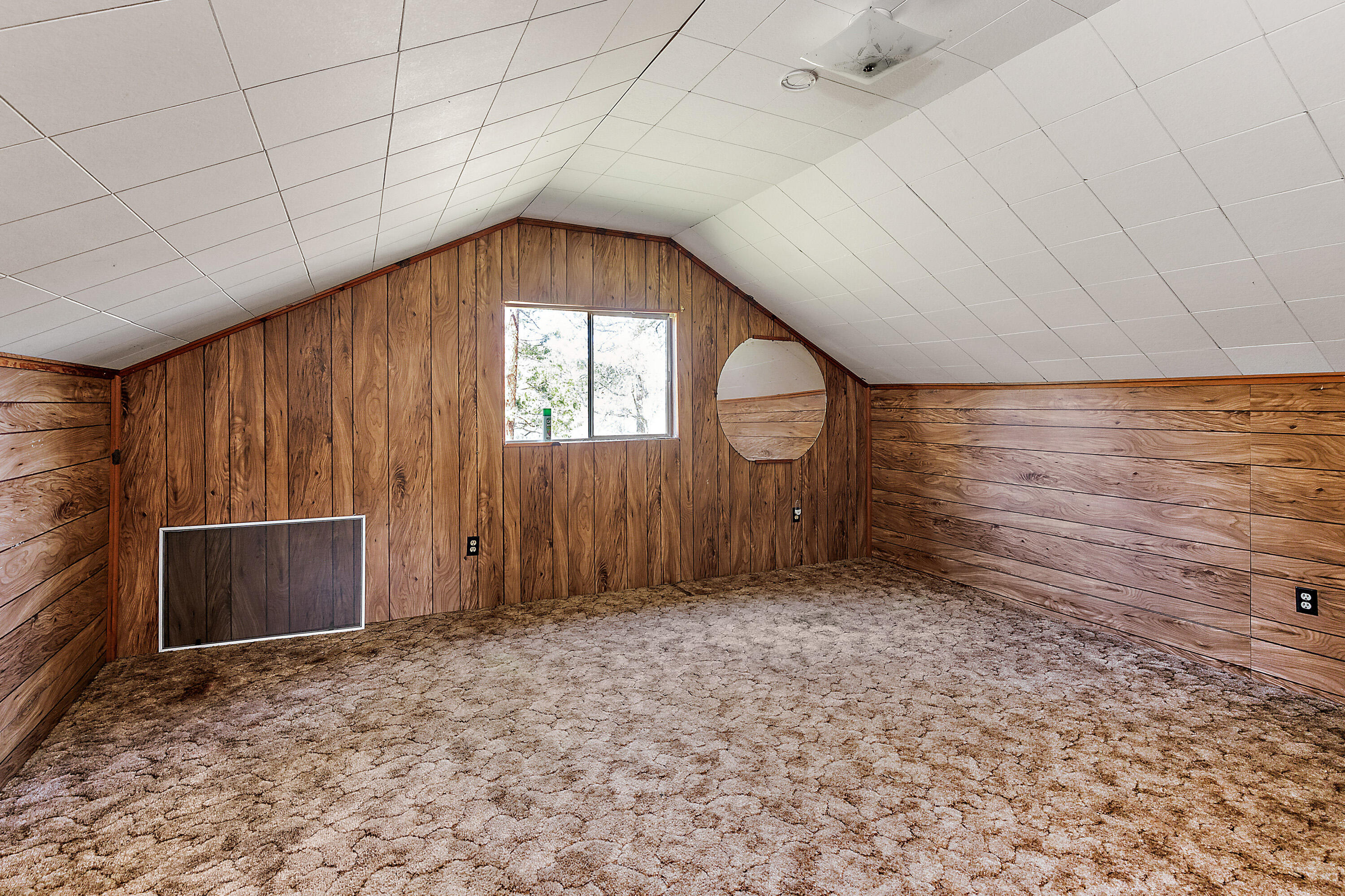 2150 North Obenchain Road Eagle Point, OR 97524 - Photo 66 of 69 a view of an empty room with a window