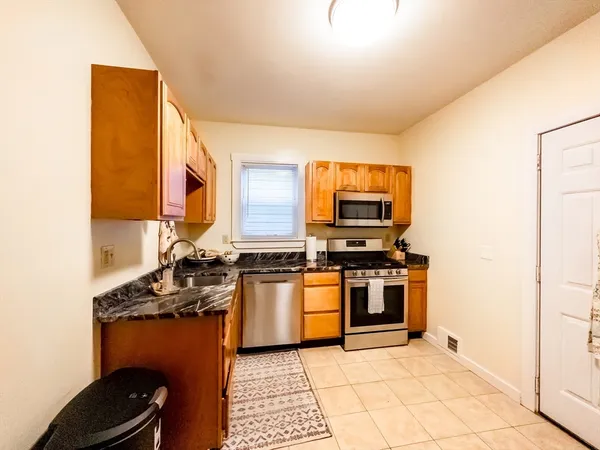 $3,400 | 41 Child Street, Unit 1, Boston, MA 02130