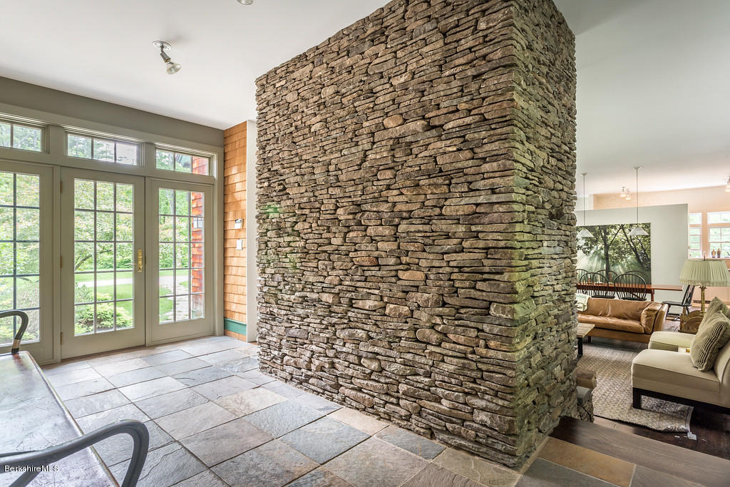 1 Mahkeenac Road Stockbridge, MA 01262 - Photo 4 of 32