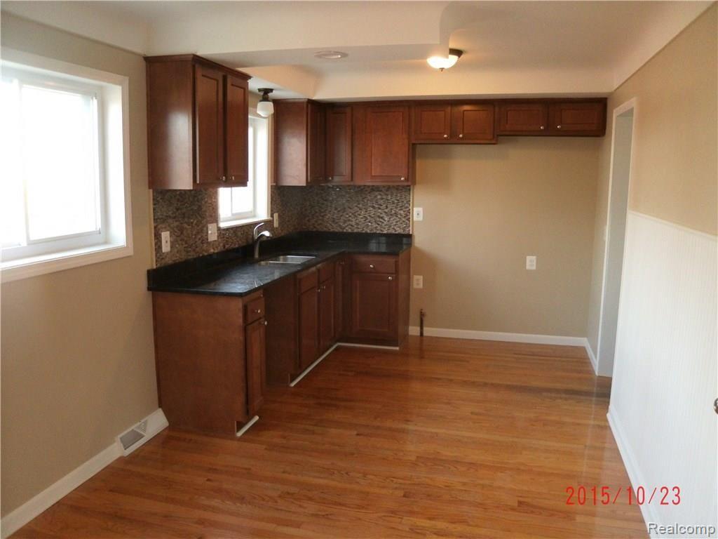 24814 Kelly Road Eastpointe, MI 48021 - Photo 9 of 21 GEDC1652.JPG