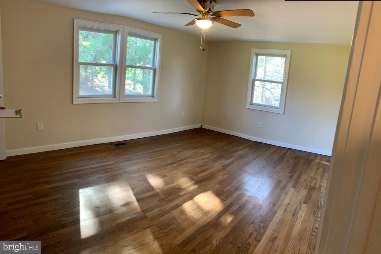 9813 Moyer Road Damascus, MD 20872 - Photo 19 of 43 Very large Bedroom