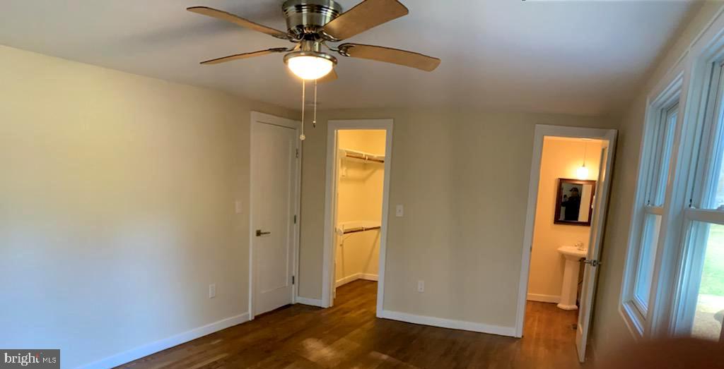 9813 Moyer Road Damascus, MD 20872 - Photo 20 of 43 With walk-in Closet and Full Bath