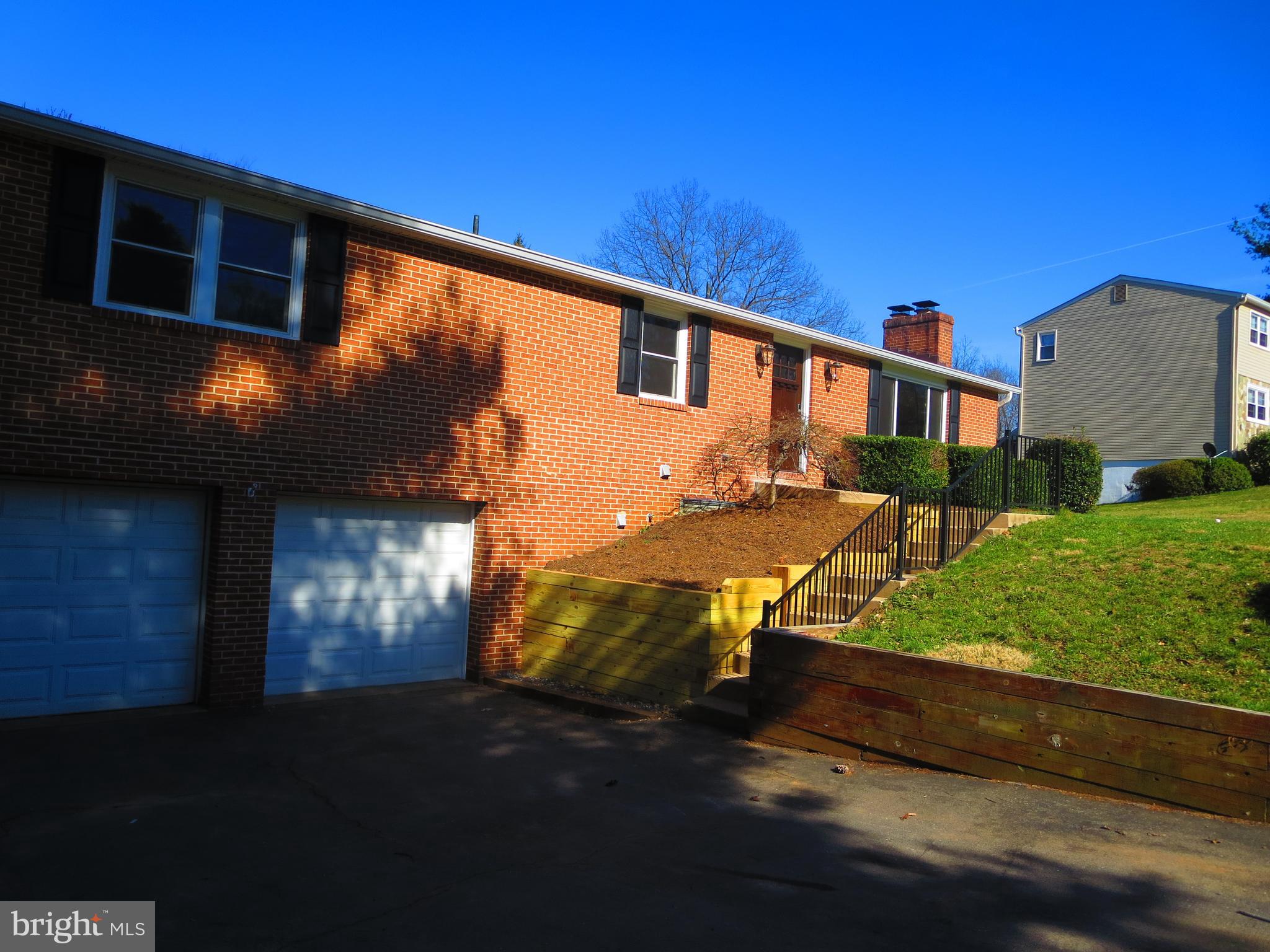 9813 Moyer Road Damascus, MD 20872 - Photo 3 of 43 Welcome to 9813 Moyer Rd